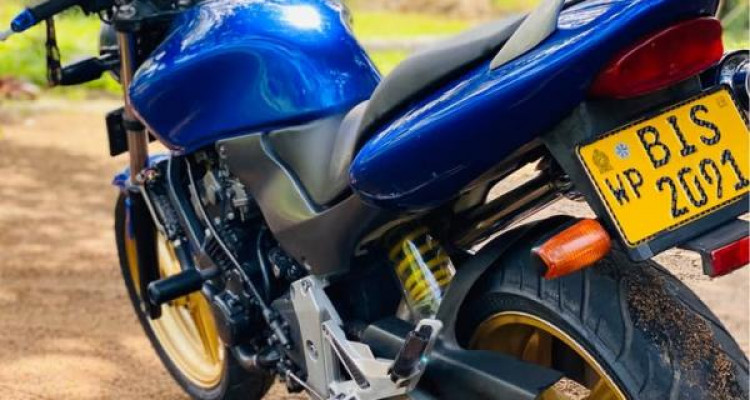 HONDA HORNET 2008