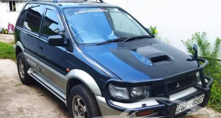 MITSUBISHI RVR 1994