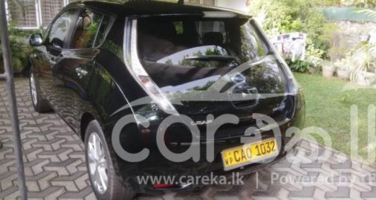 NISSAN LEAF 2015