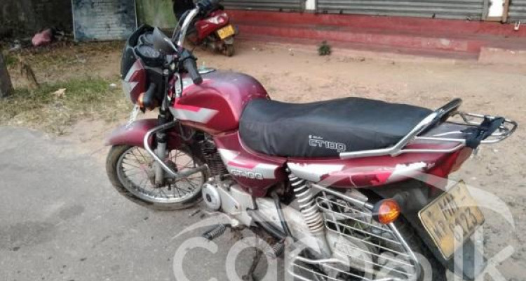 BAJAJ CT100 2005