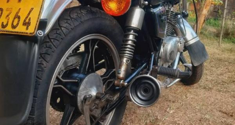 SUZUKI GN125 2007