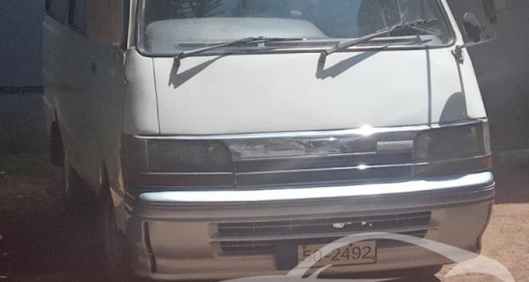 TOYOTA HIACE LH30 1981