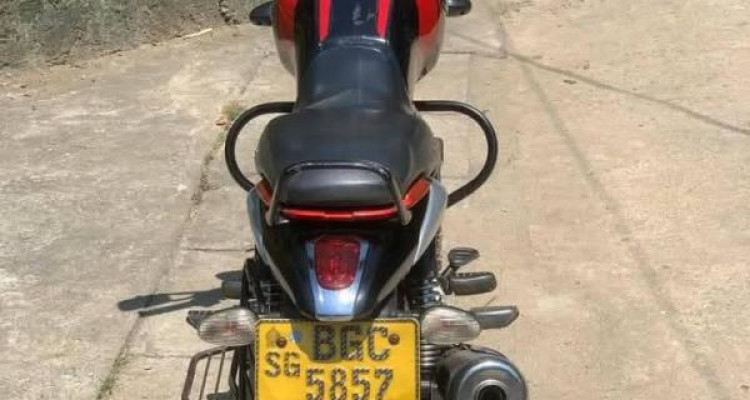 BAJAJ V15 2016