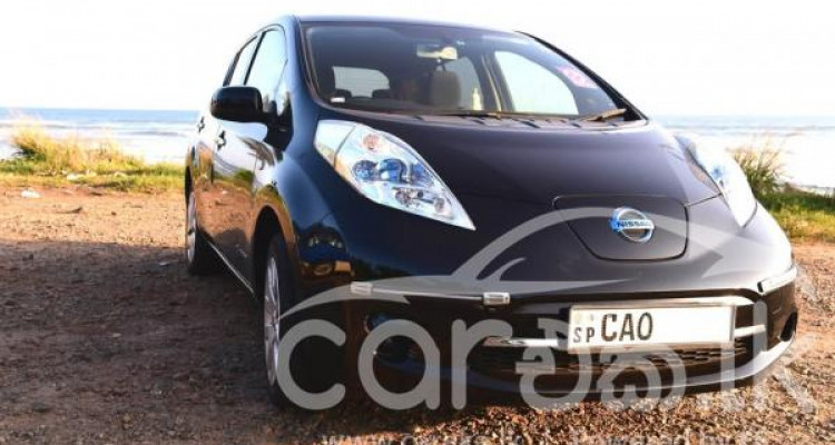 NISSAN LEAF 2015