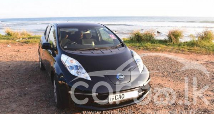 NISSAN LEAF 2015