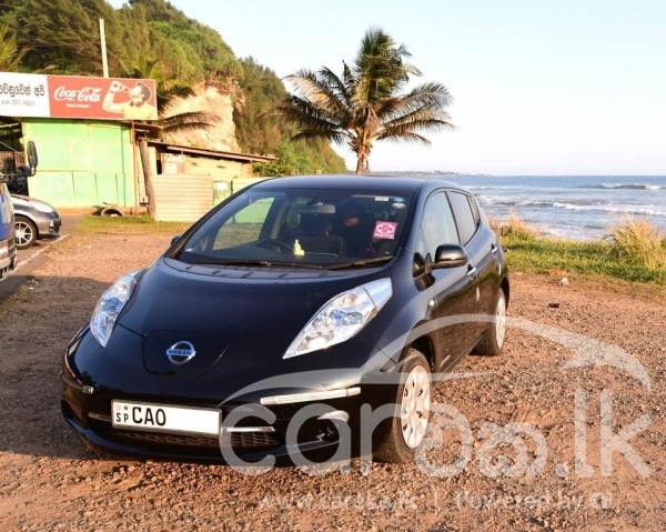 NISSAN LEAF 2015