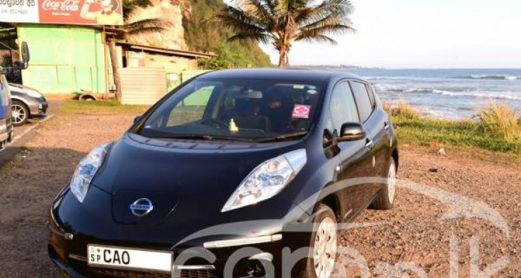 NISSAN LEAF 2015