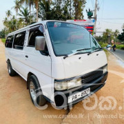 NISSAN CARAVAN 2001