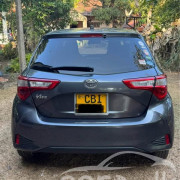 TOYOTA VITZ 2017