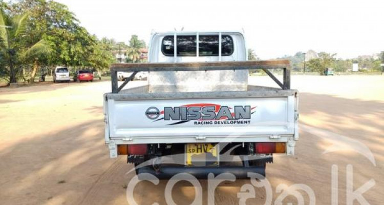 NISSAN ATLAS CREW CAB 1999