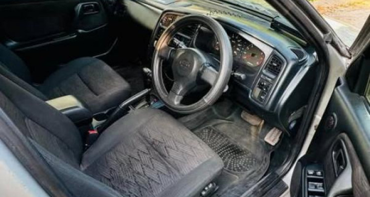 NISSAN PRIMERA 2000