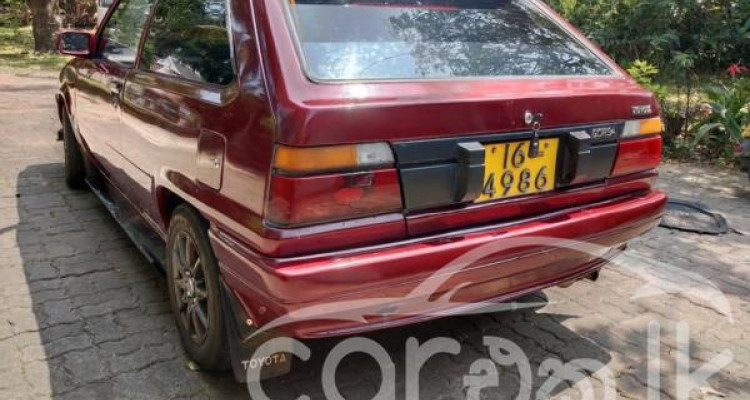 TOYOTA CORSA 2016