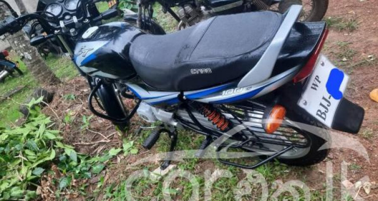 BAJAJ CT100 2014