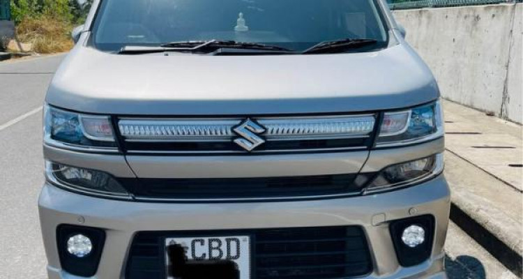 SUZUKI WAGON R PREMIUM 2018