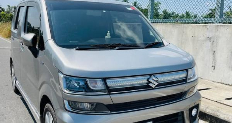 SUZUKI WAGON R PREMIUM 2018