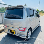 SUZUKI WAGON R PREMIUM 2018