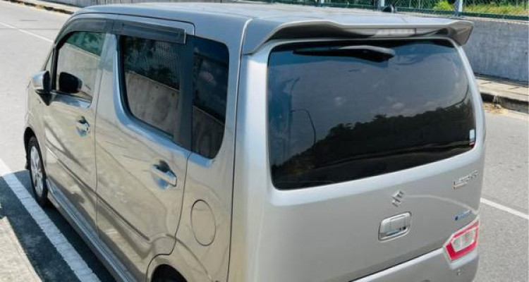 SUZUKI WAGON R PREMIUM 2018