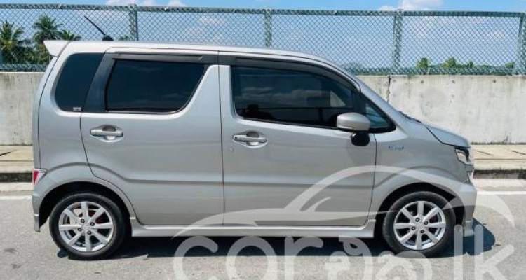 SUZUKI WAGON R PREMIUM 2018