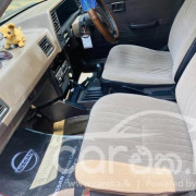 NISSAN TRAD SUNNY 1989
