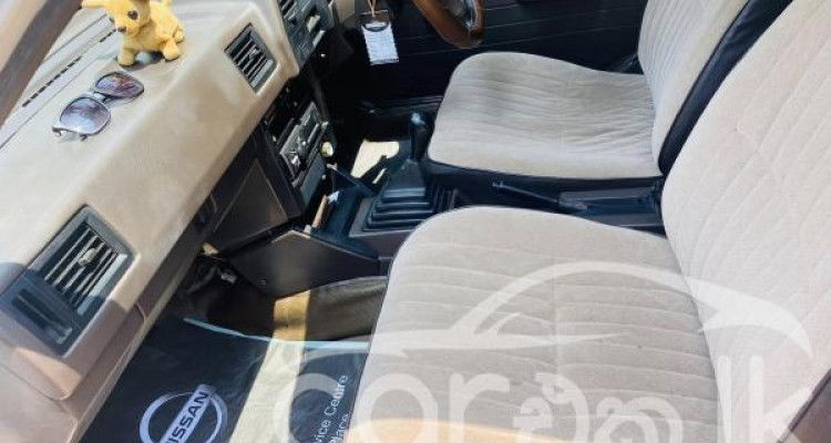 NISSAN TRAD SUNNY 1989