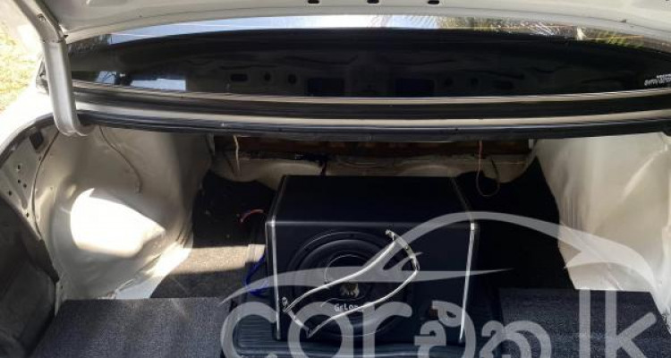 NISSAN TRAD SUNNY 1989