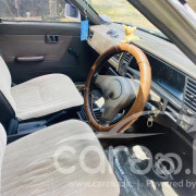 NISSAN TRAD SUNNY 1989