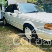 NISSAN TRAD SUNNY 1989
