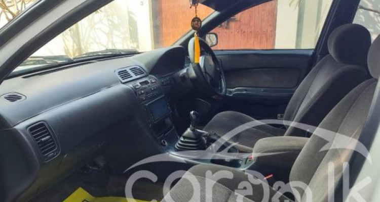 NISSAN CEFIRO 1995