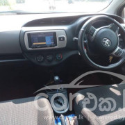 TOYOTA VITZ 2016