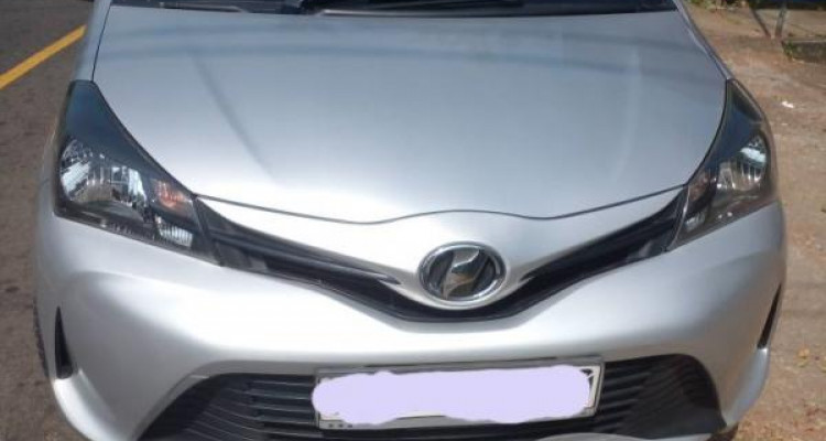TOYOTA VITZ 2016