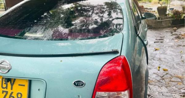 NISSAN PRIMERA 2001