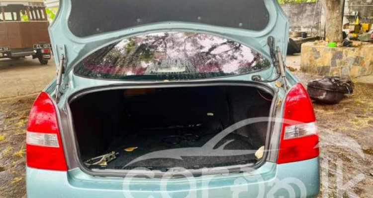 NISSAN PRIMERA 2001