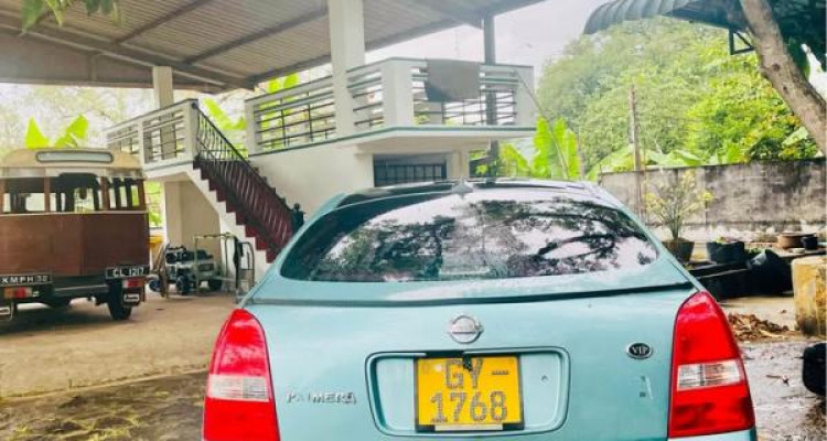 NISSAN PRIMERA 2001