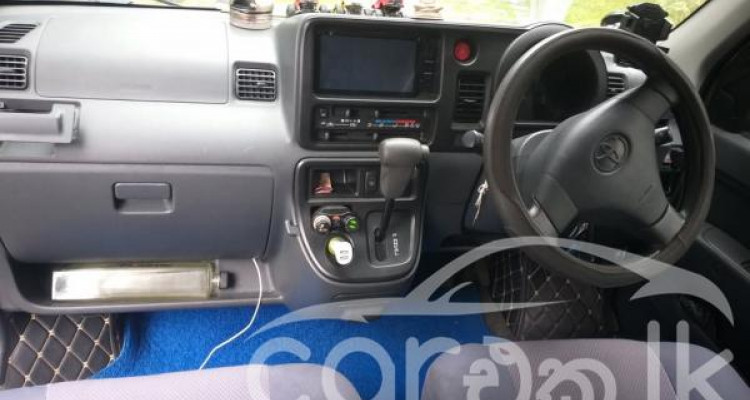 TOYOTA PIXIS 2016