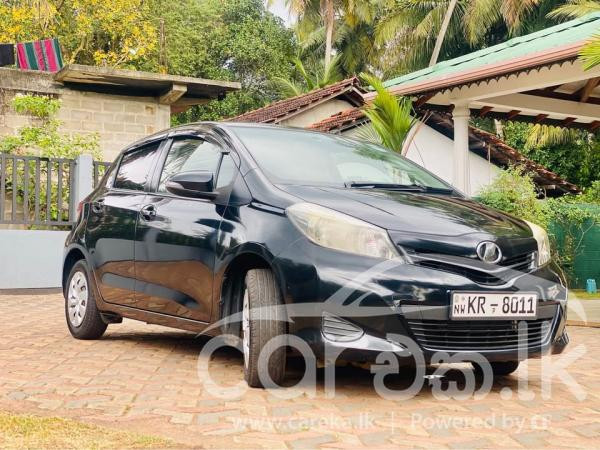 TOYOTA VITZ 2011