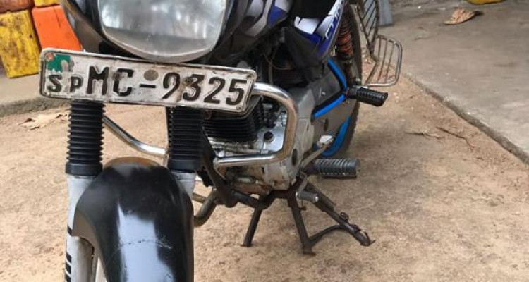 BAJAJ CT100 2005
