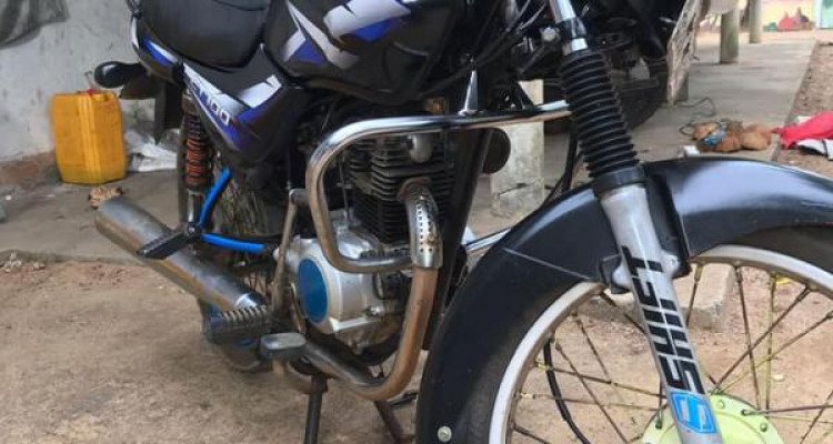 BAJAJ CT100 2005