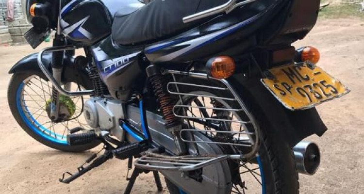 BAJAJ CT100 2005
