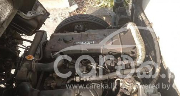 ISUZU NKR 1999