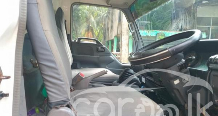 ISUZU ELF 2004