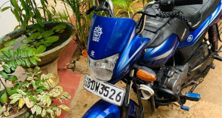 BAJAJ PLATINA 2016