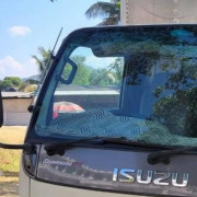 ISUZU NKR 81E 2004