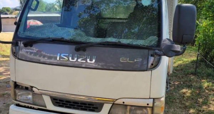 ISUZU NKR 81E 2004