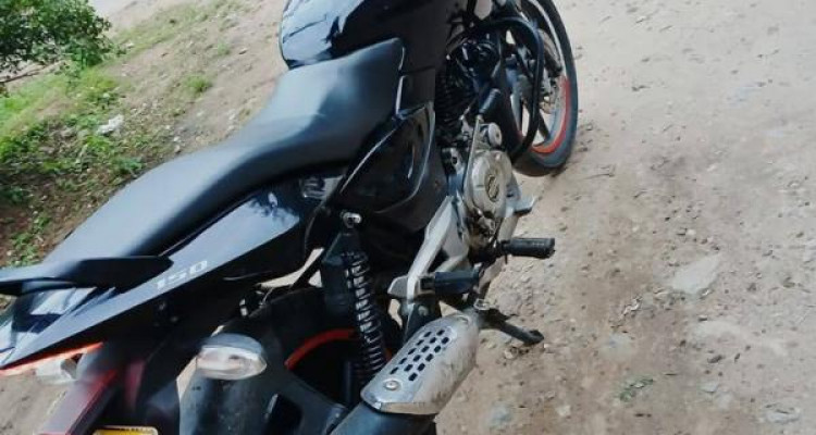 BAJAJ PULSAR 150 2013