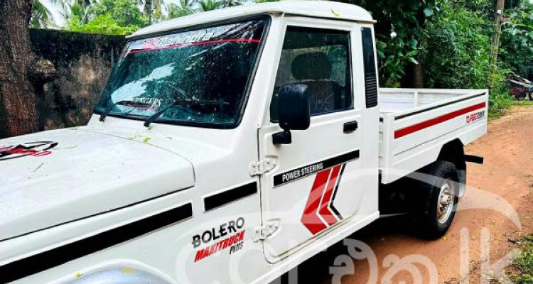 MAHINDRA BOLERO 2011
