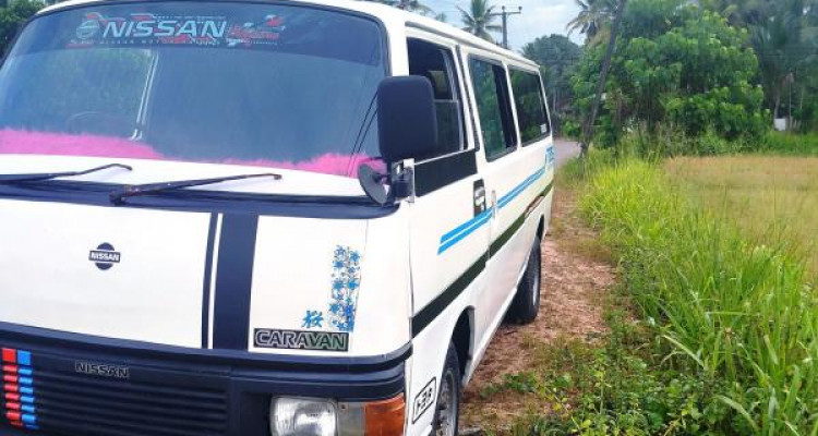 NISSAN CARAVAN 1987