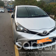 TOYOTA VITZ 2015