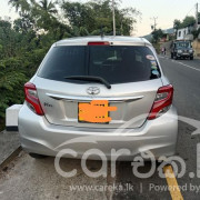 TOYOTA VITZ 2015