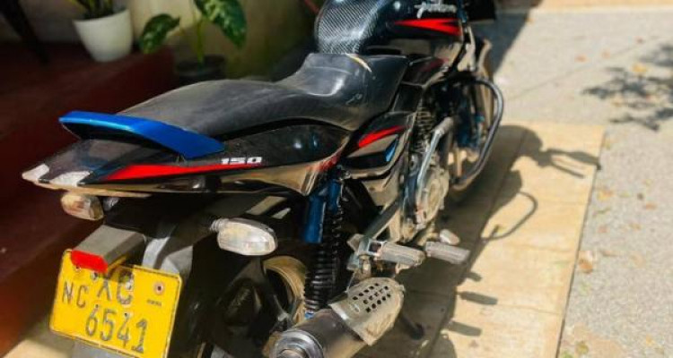 BAJAJ PULSAR 150 2012
