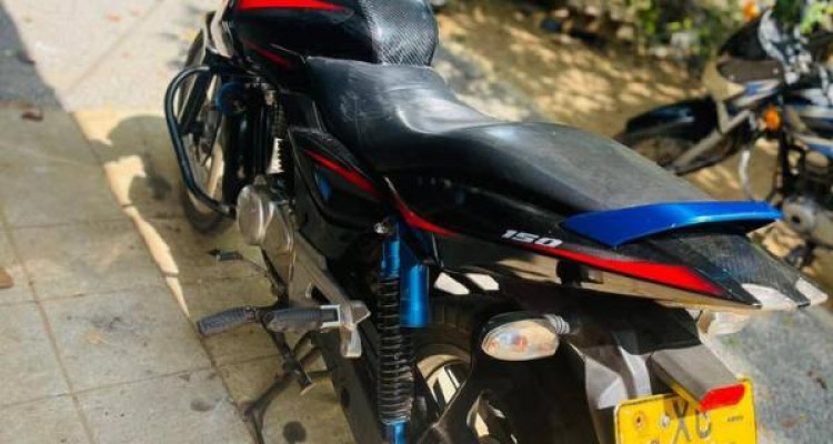 BAJAJ PULSAR 150 2012